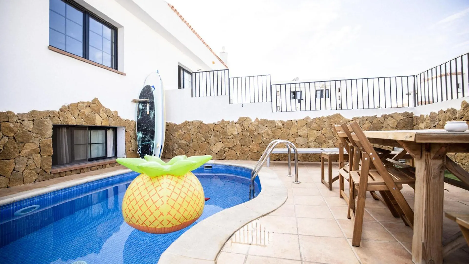 מלון קורלחו Coco Surfhouse - Coworking Coliving ספרד