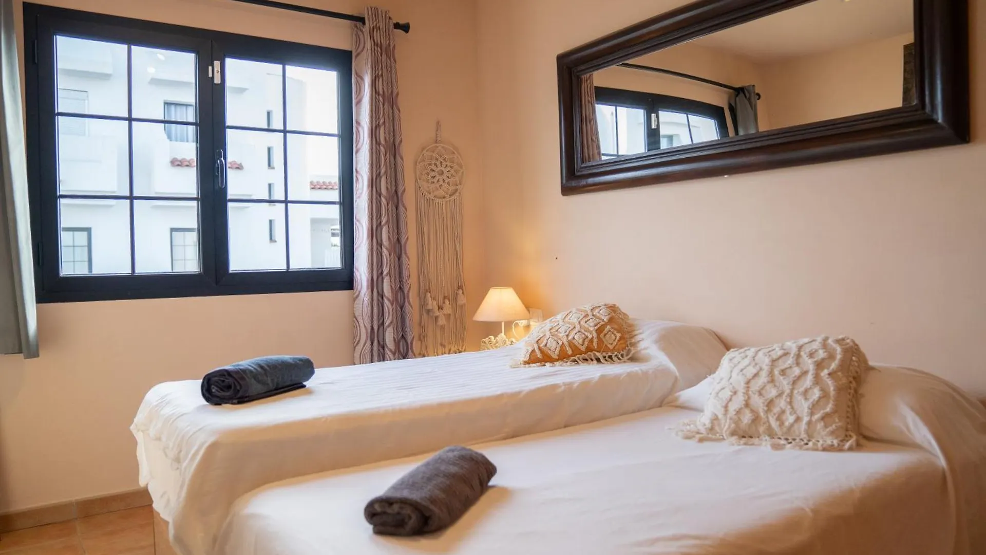 מלון קורלחו Coco Surfhouse - Coworking Coliving 0*,  ספרד